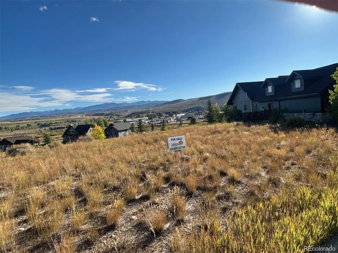 Photo of 893 Saddle Ridge Cir