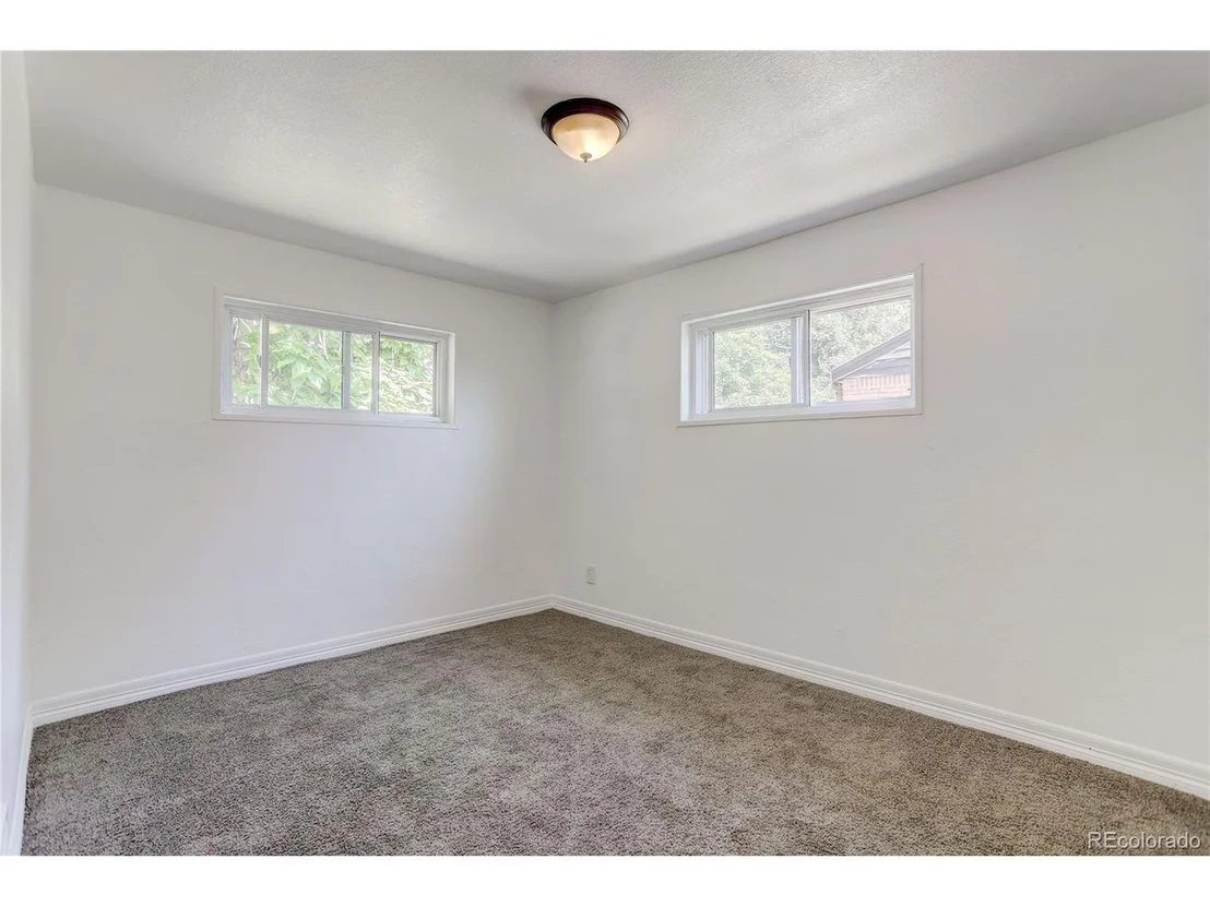 Photo of 9200 Vine St