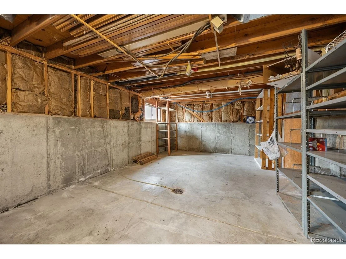 Photo of 8037 Iris Ct