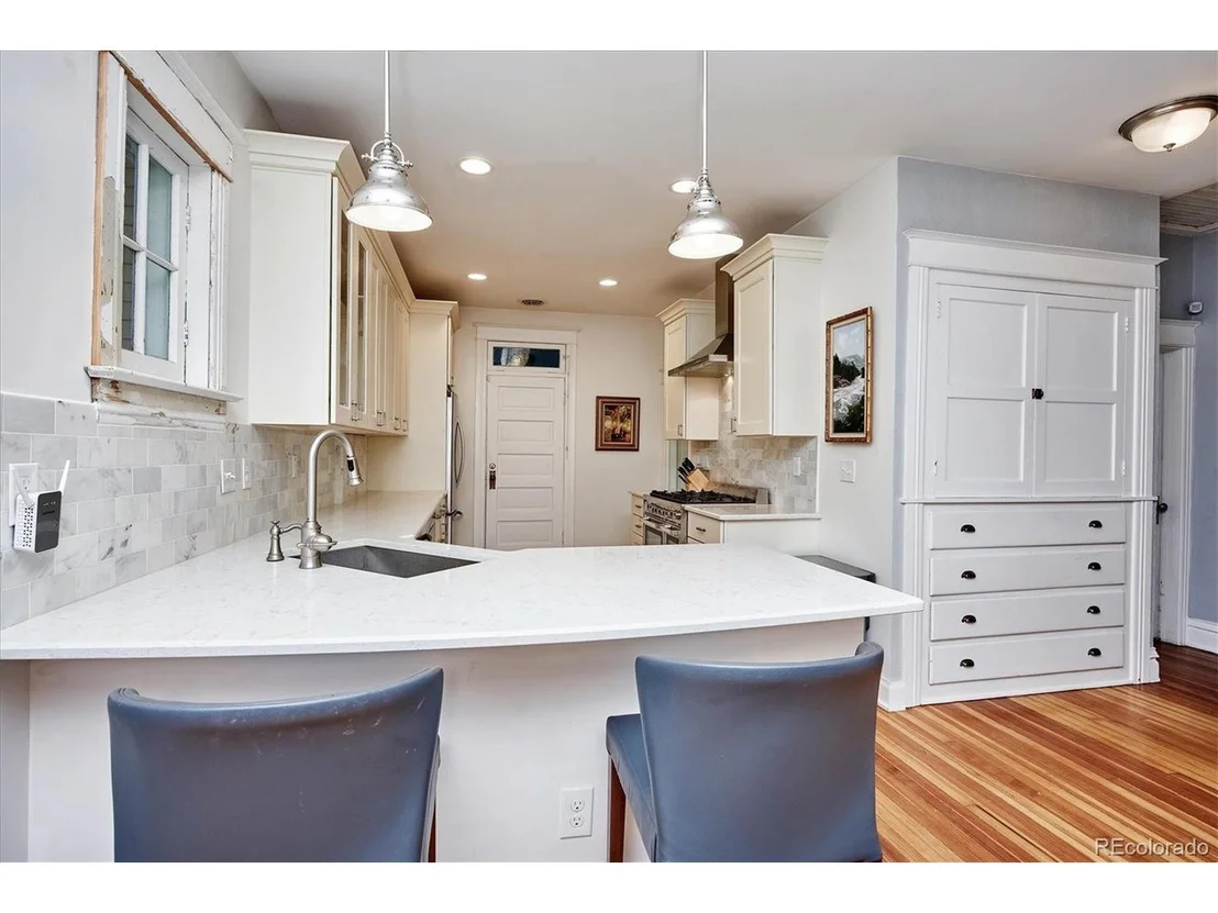 Photo of 1365 Madison St