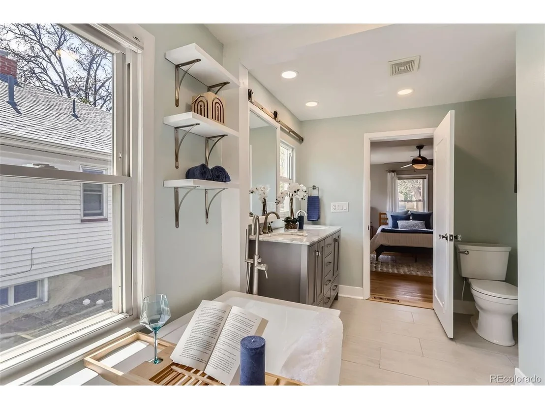 Photo of 734 Sumner St