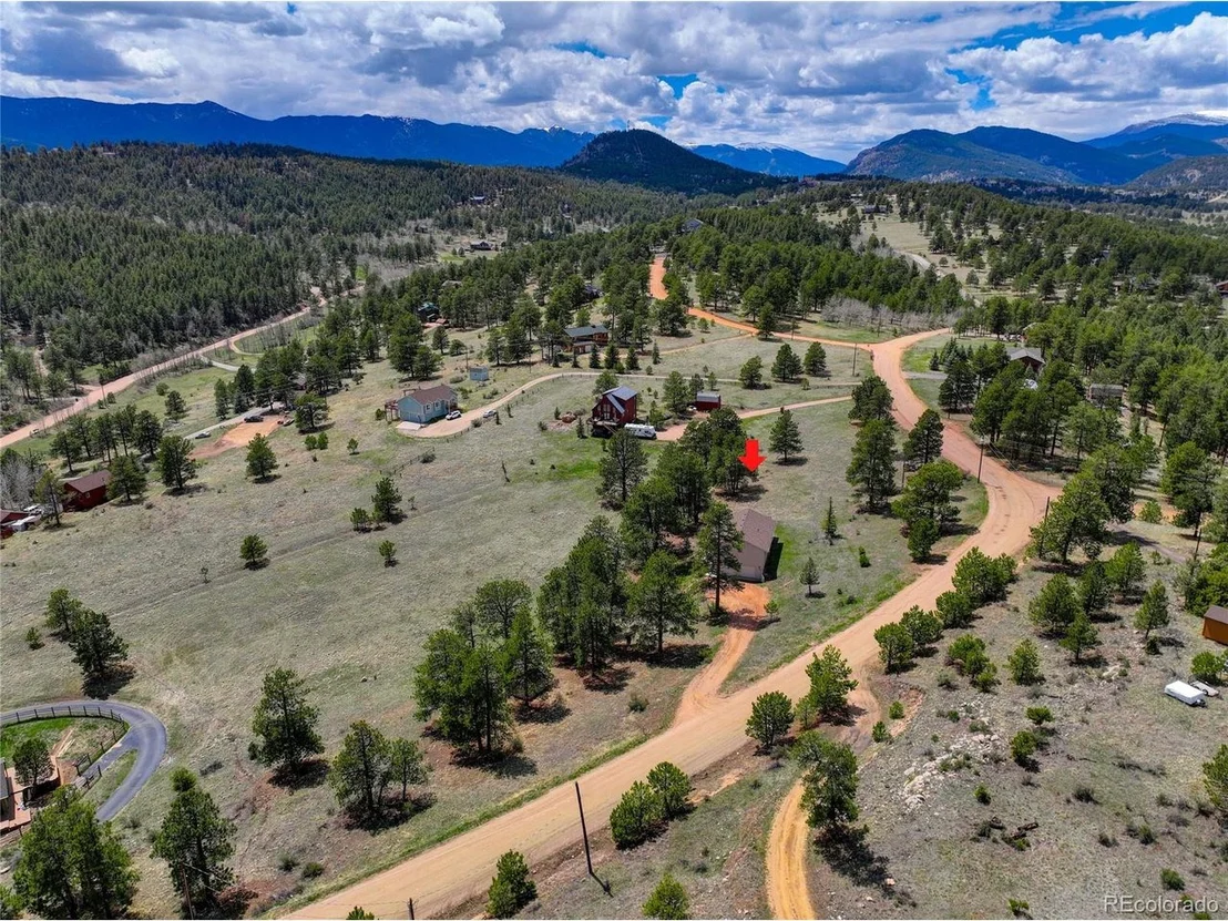Photo of 924 Bluebird Dr
