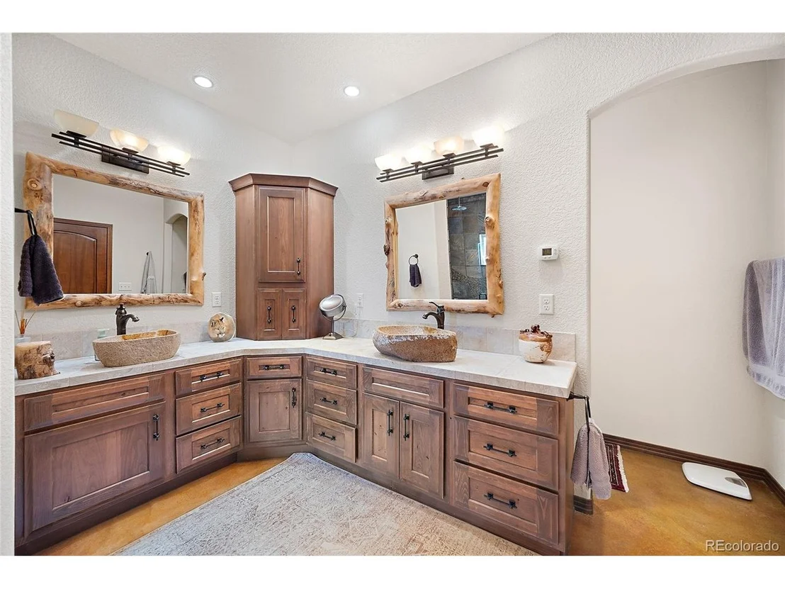 Photo of 8200 Abbey Rd