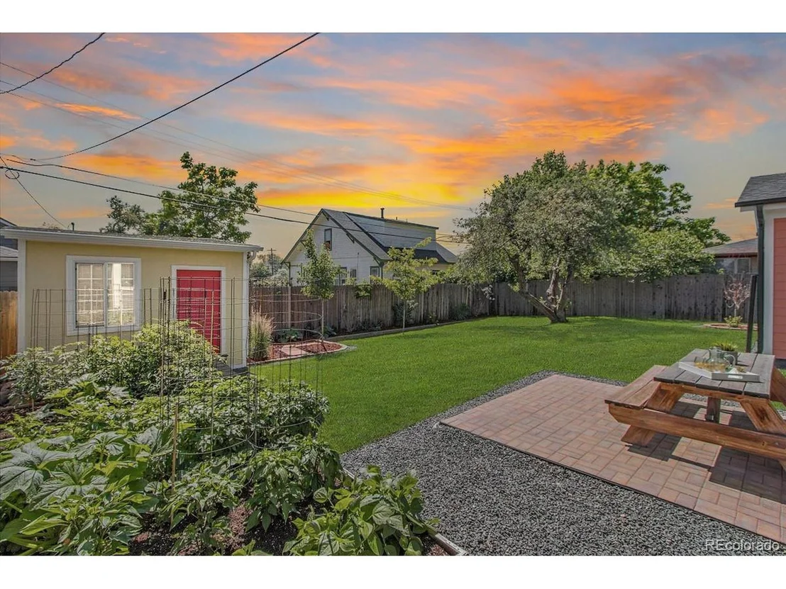 Photo of 5350 Iris St