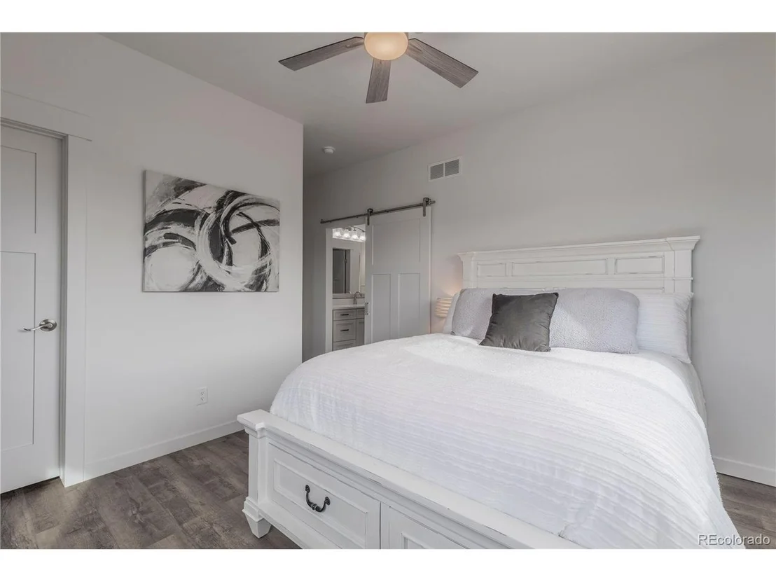 Photo of 6798 Lakeside Cir