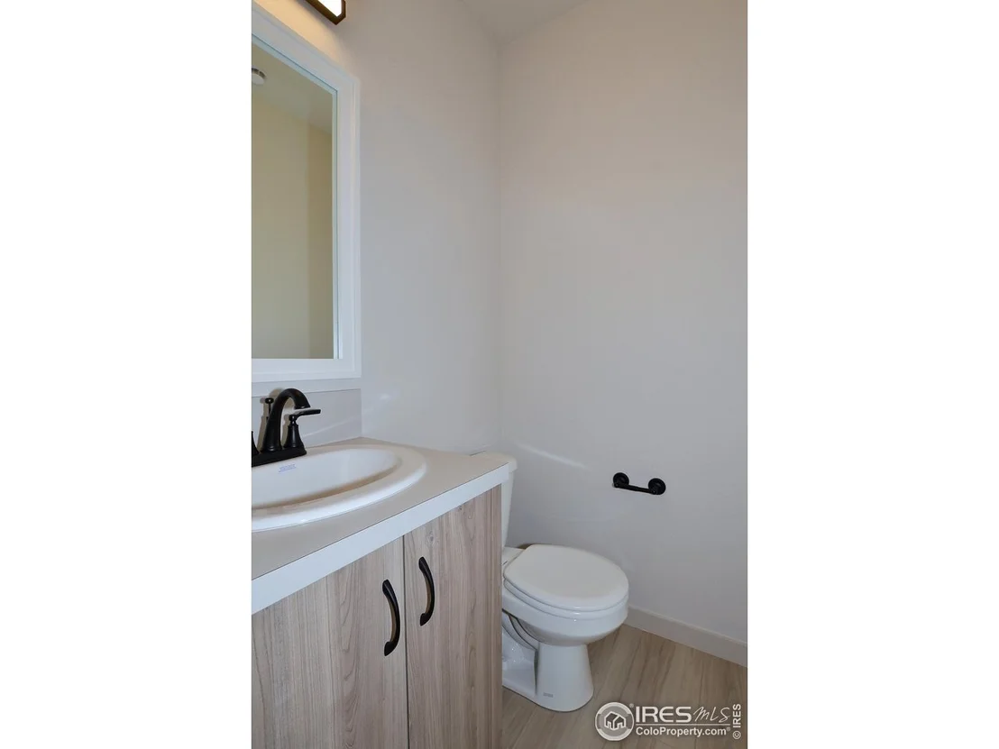 Photo of 521 Hillsview Dr