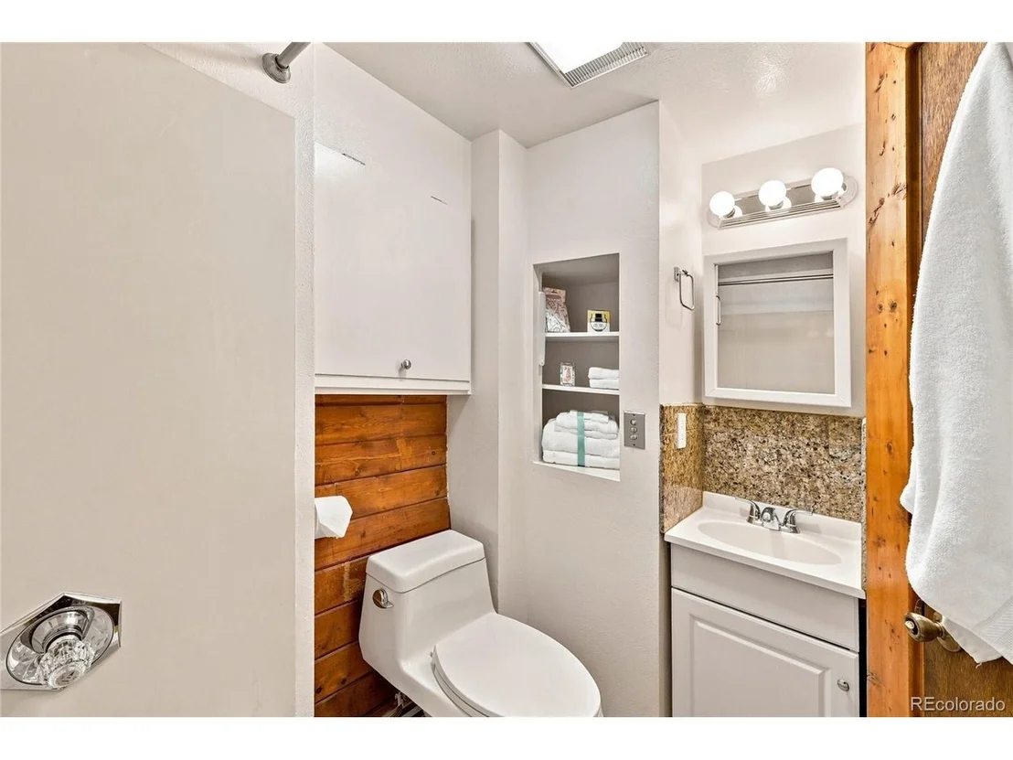 Photo of 464 Long Trail Rd