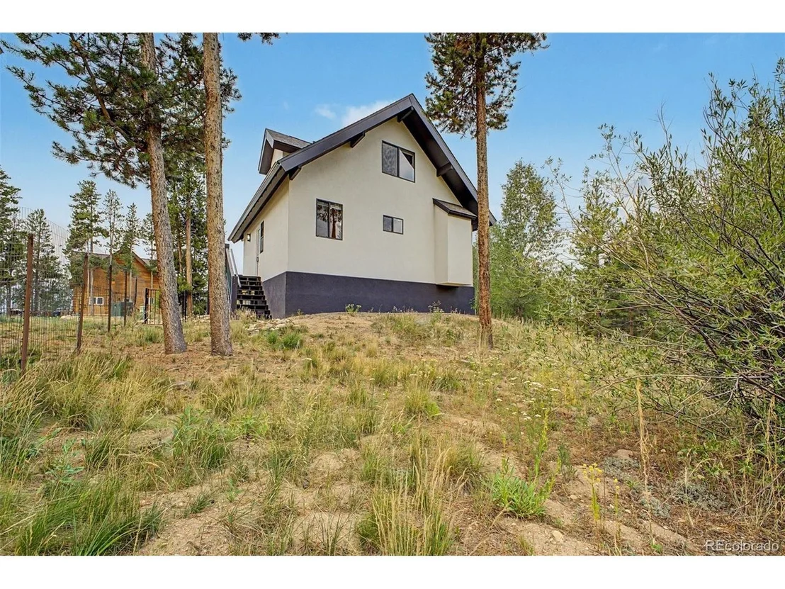 Photo of 821 Ferret Ln