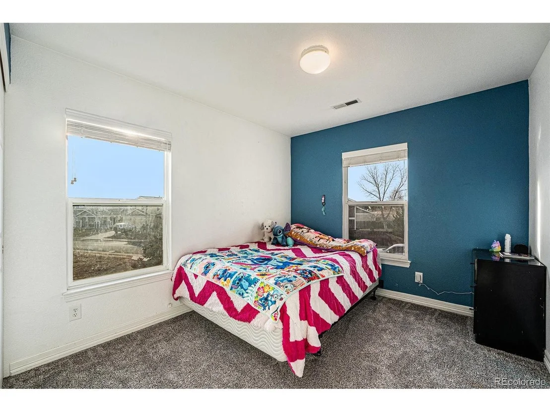 Photo of 819 Willow Dr