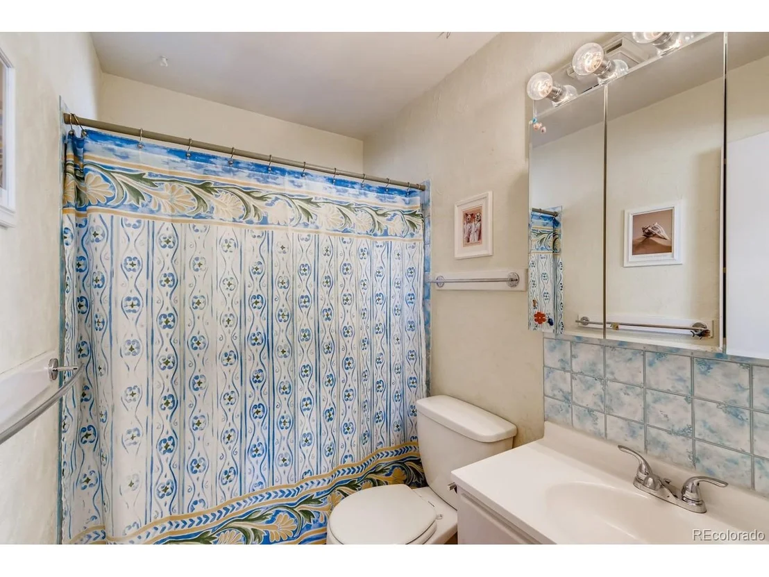 Photo of 920 Emerson Cir