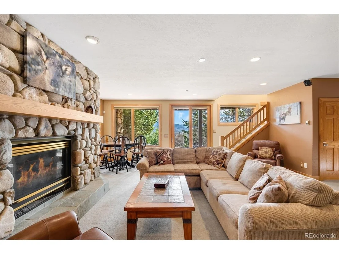 Photo of 348 Jade Rd
