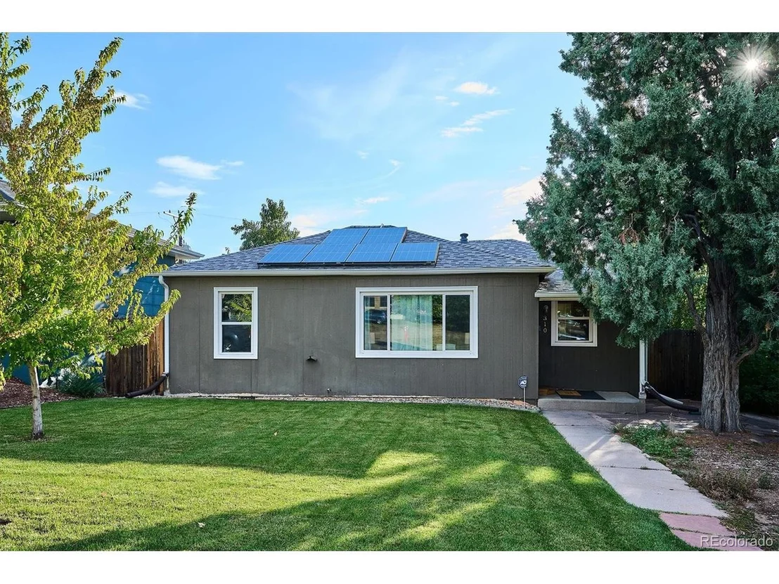 Photo of 310 King St
