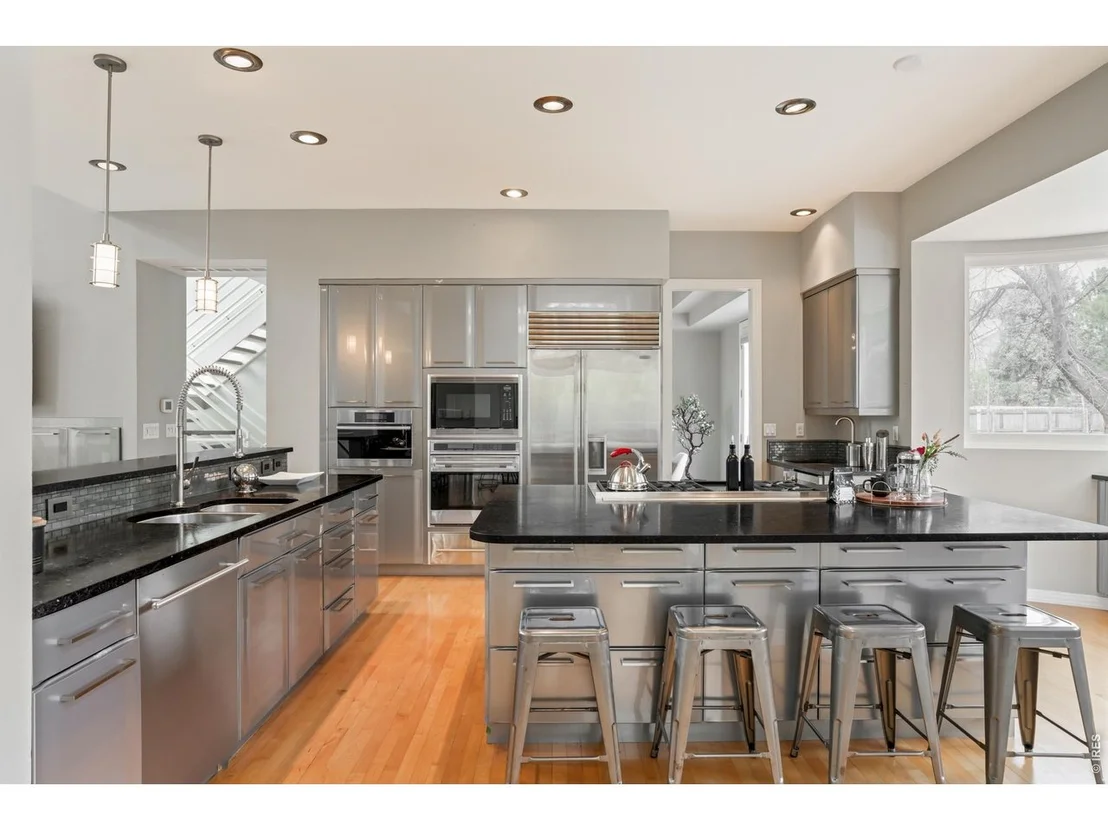 Photo of 2541 Tamarack Ave