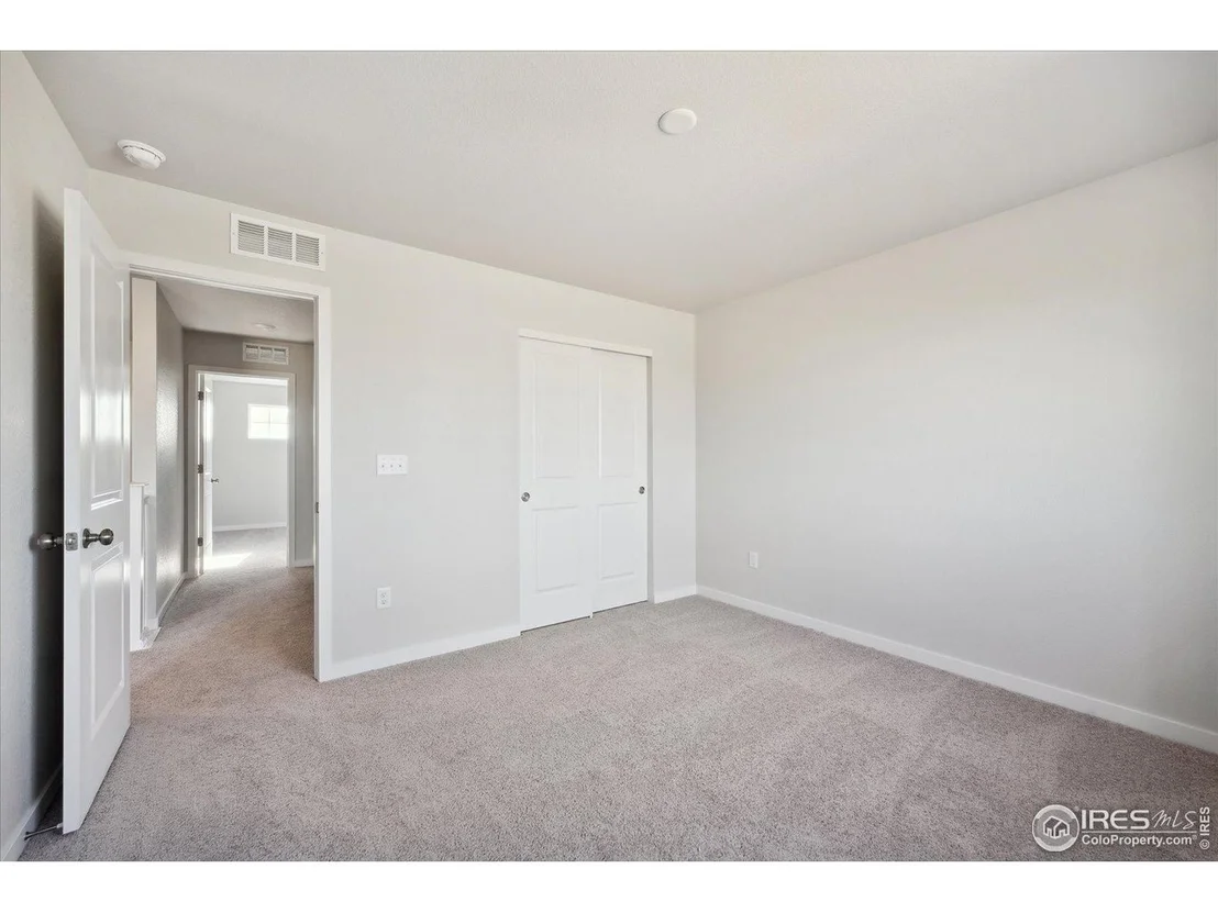 Photo of 918 Hummocky Way