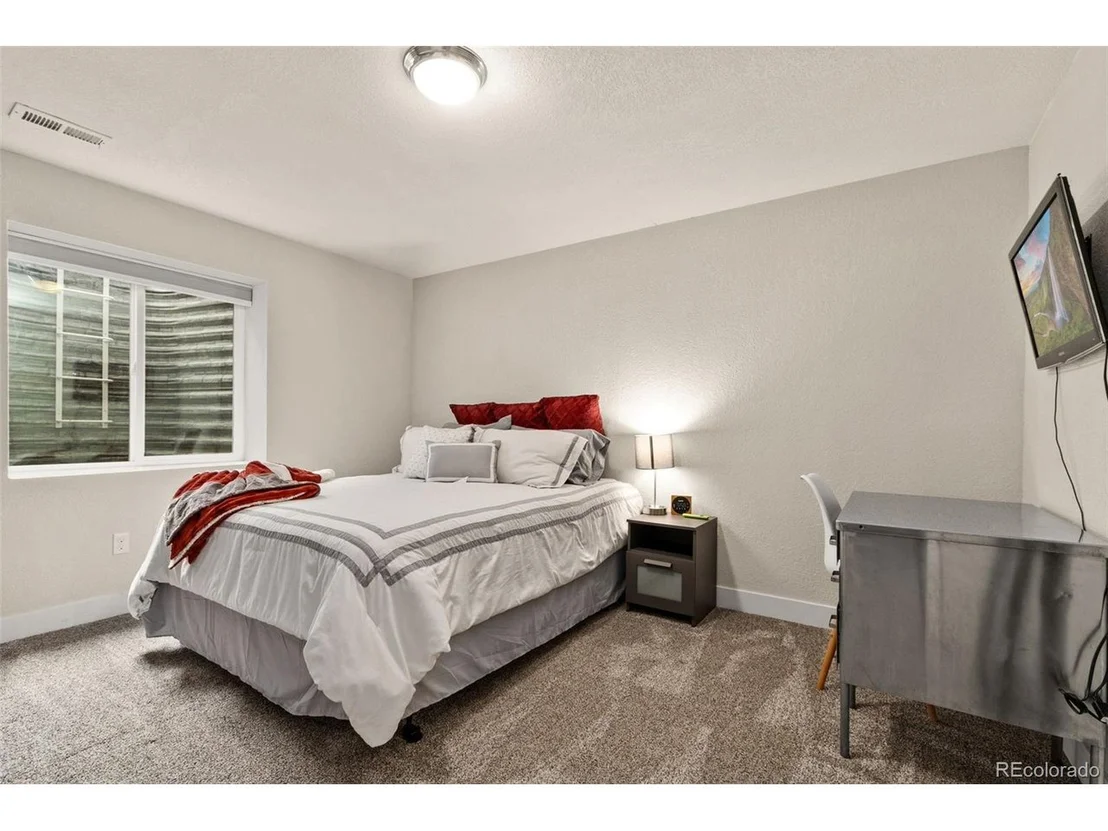 Photo of 1204 Sunrise Cir
