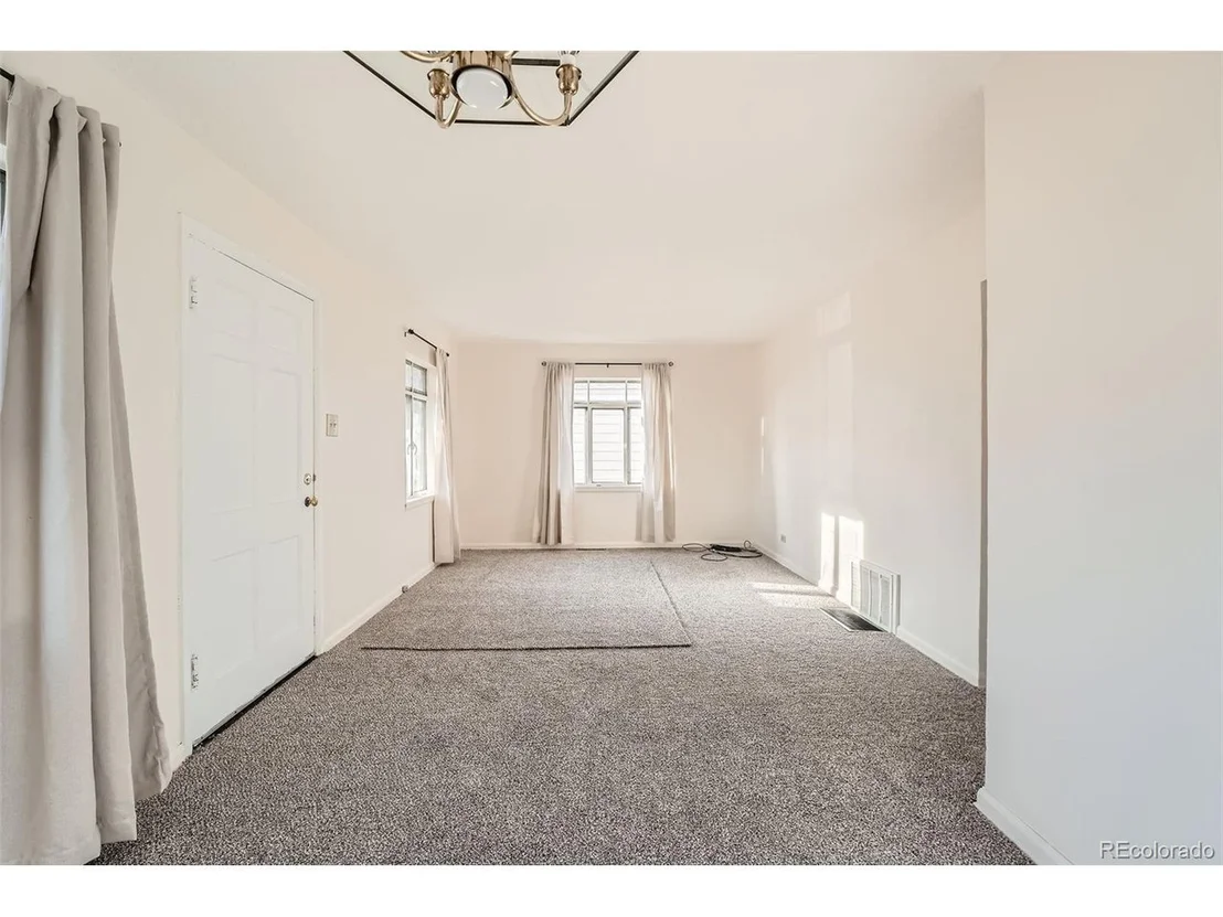 Photo of 1975 S Hooker Cir