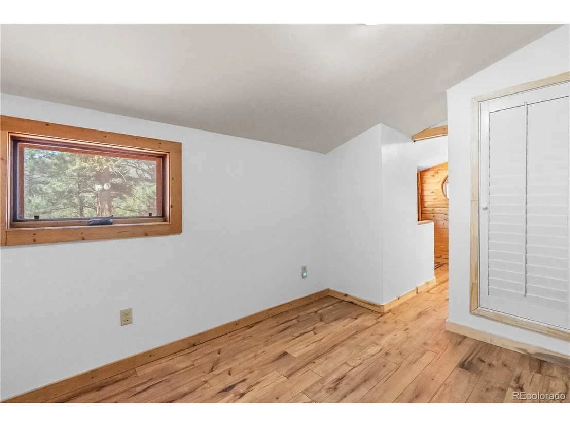Photo of 48 Linn Cir