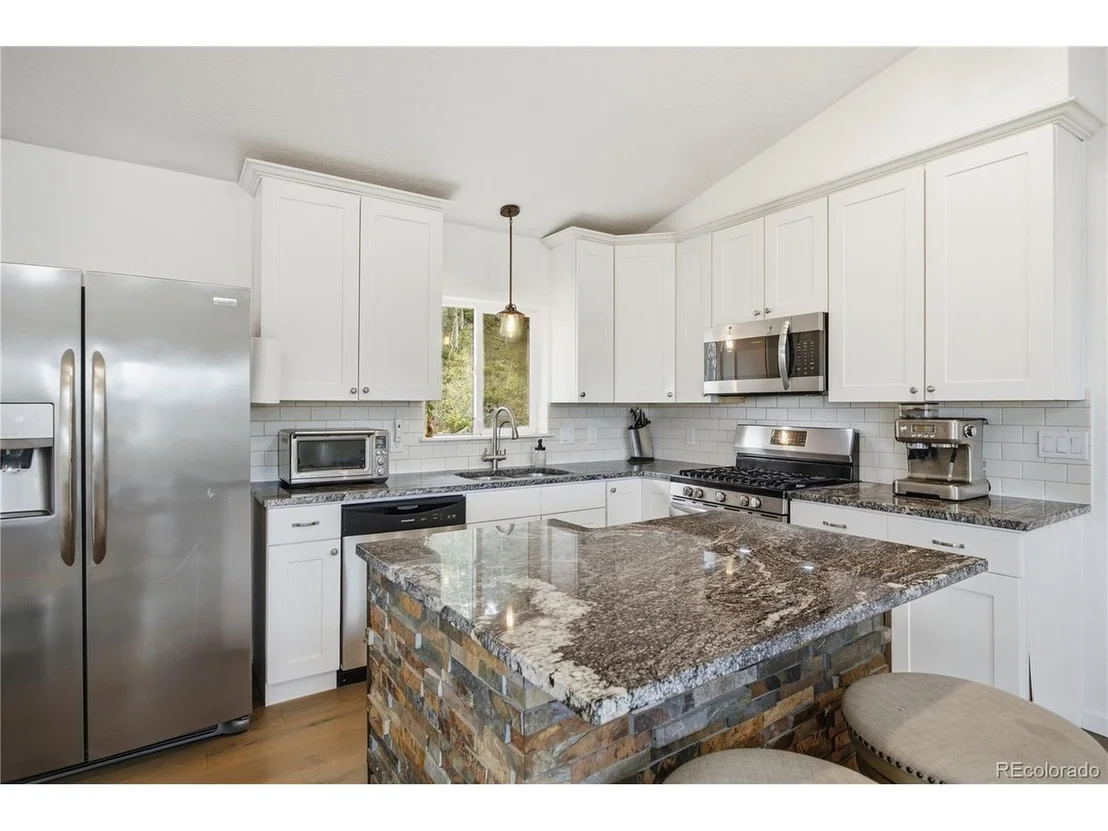 Photo of 9941 City View Dr