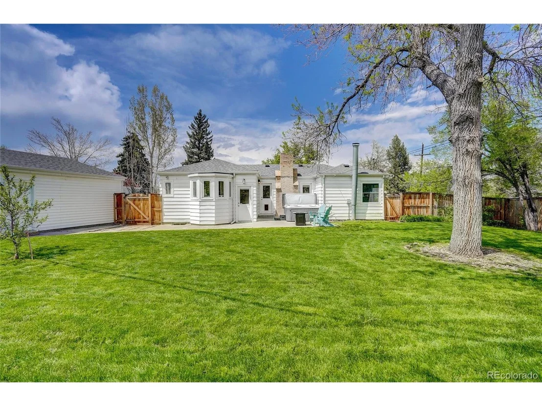Photo of 7370 Broadview Dr