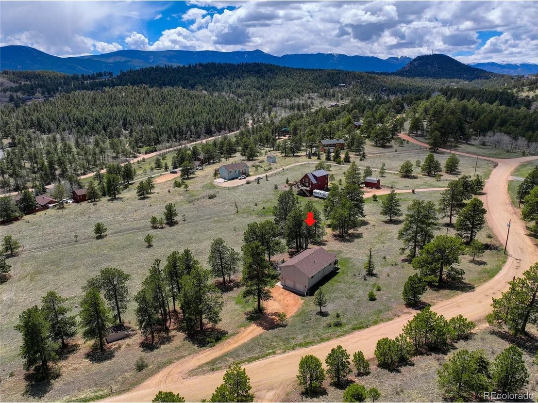 Photo of 924 Bluebird Dr