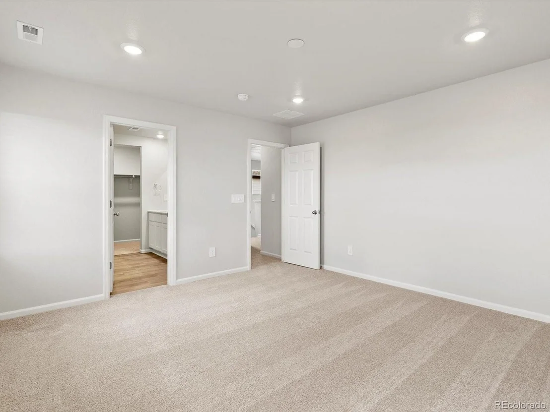 Photo of 512 97th Ave
