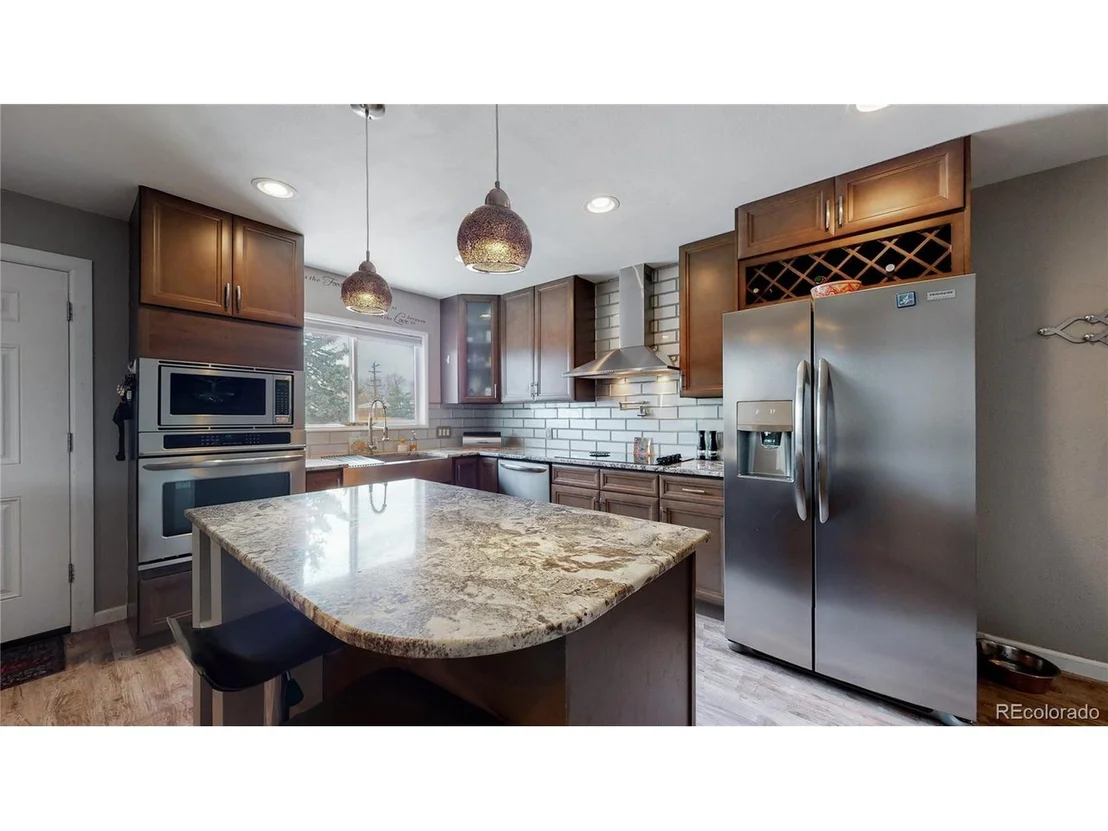 Photo of 423 Leonard Ln