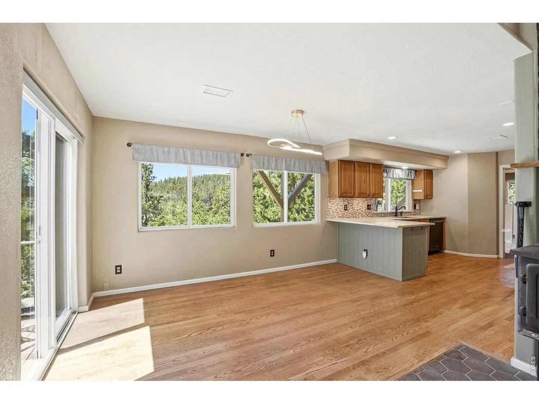 Photo of 212 Elk Pl