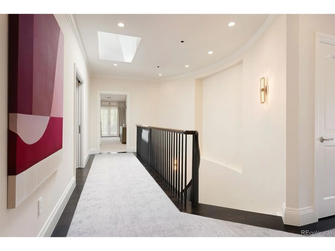 Photo of 450 Steele St