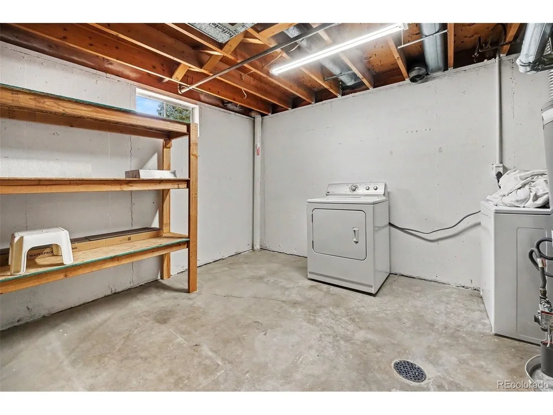 Photo of 400 Leo Ln