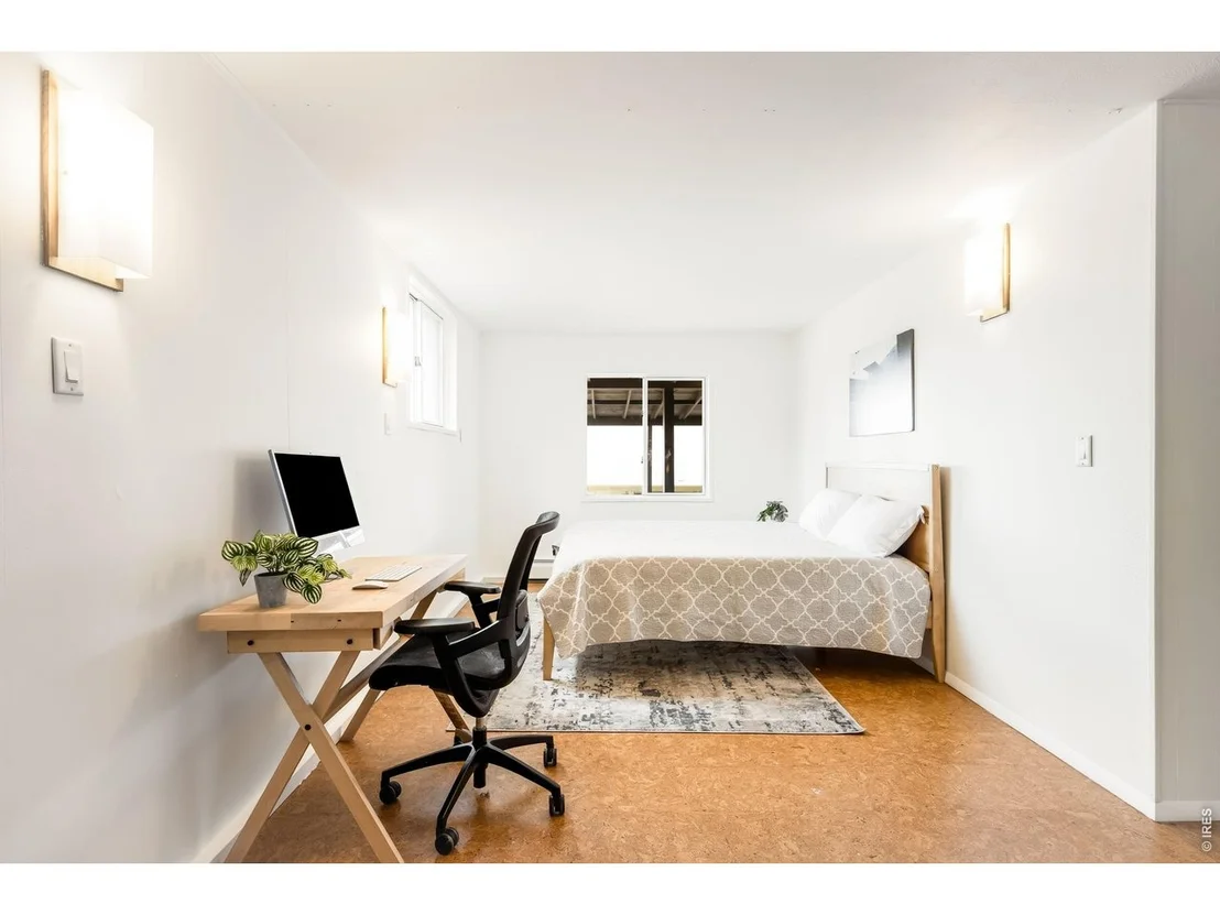 Photo of 300 Forest Ave
