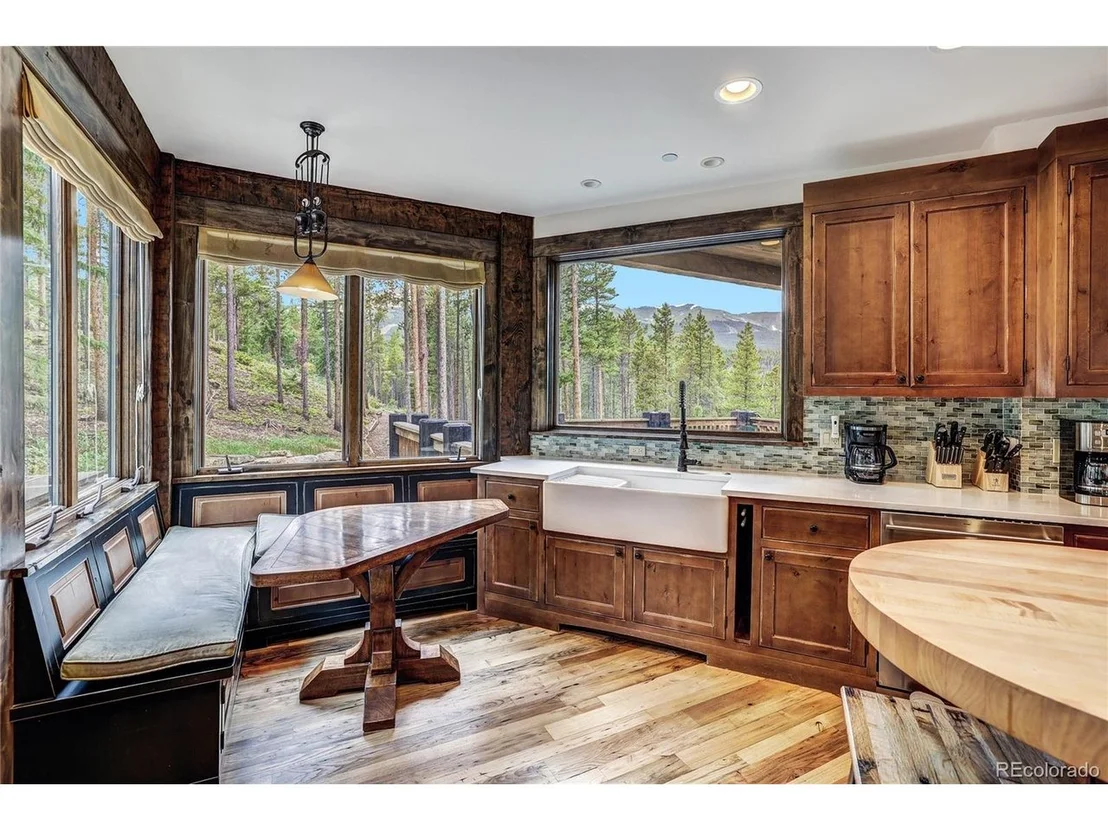 Photo of 456 Peerless Dr