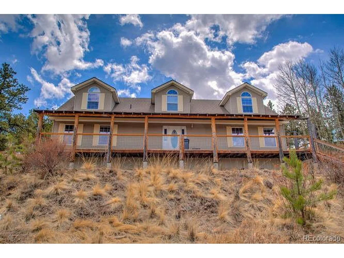 Photo of 370 Falcon Dr