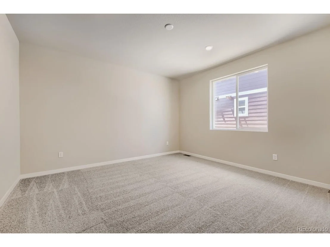 Photo of 46435 Heritage Ave