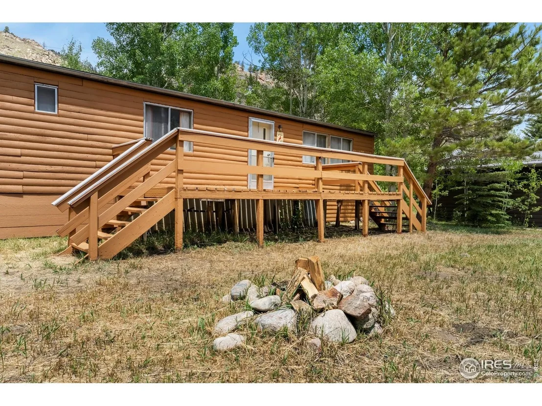Photo of 277 Riverside Dr