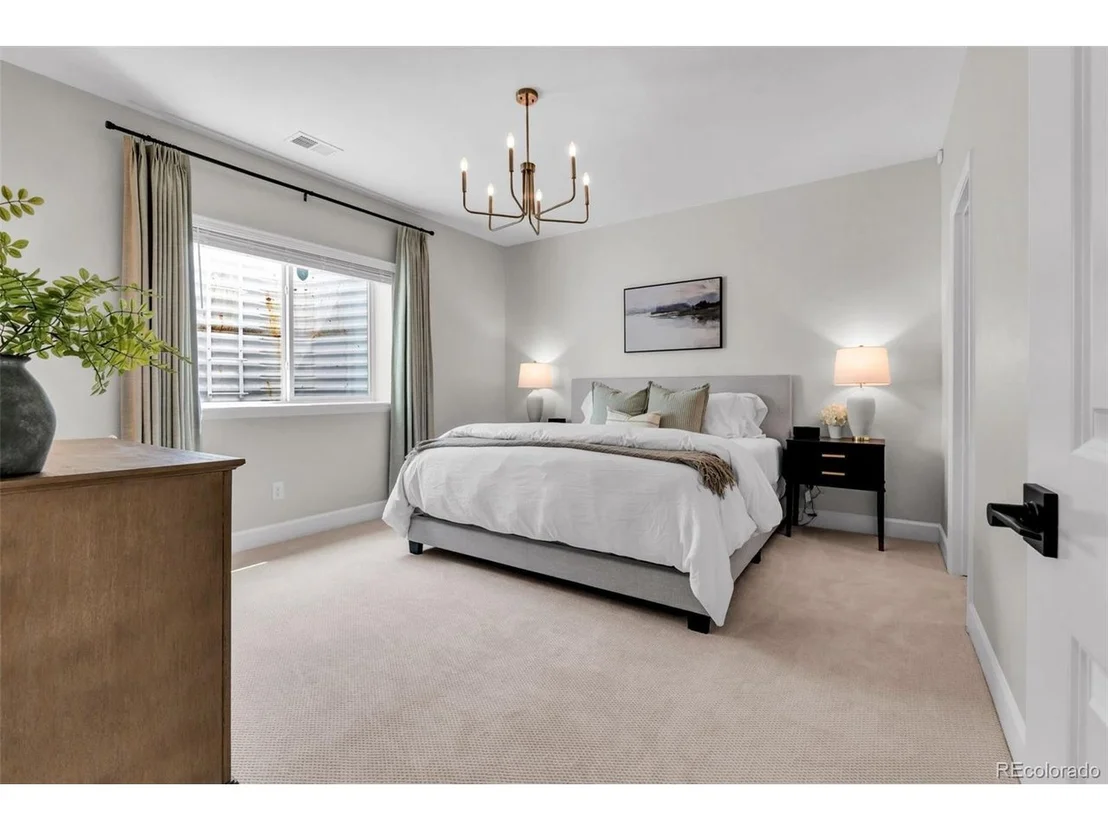 Photo of 5534 Riverbend Ave
