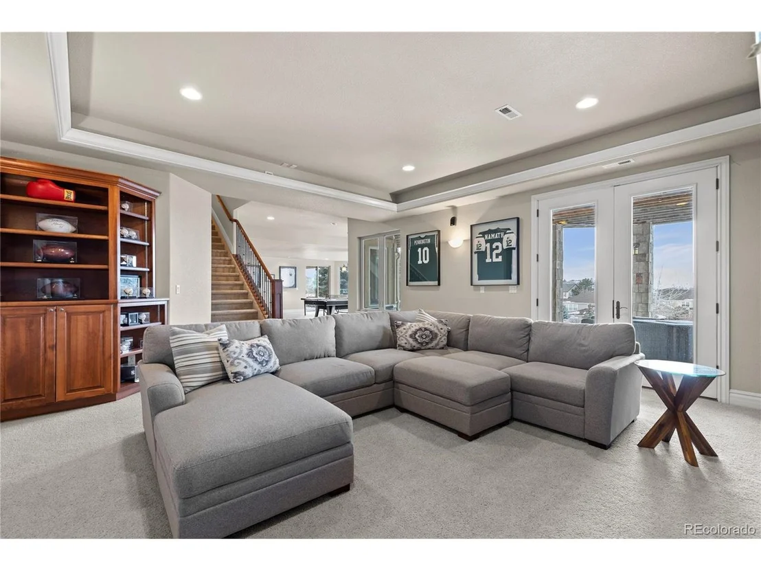 Photo of 8737 Ridgepoint Dr