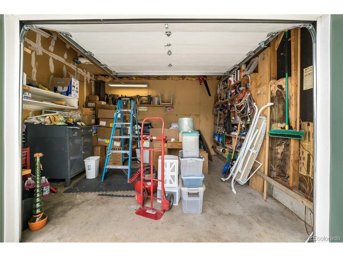 Photo of 215 Summit Cir