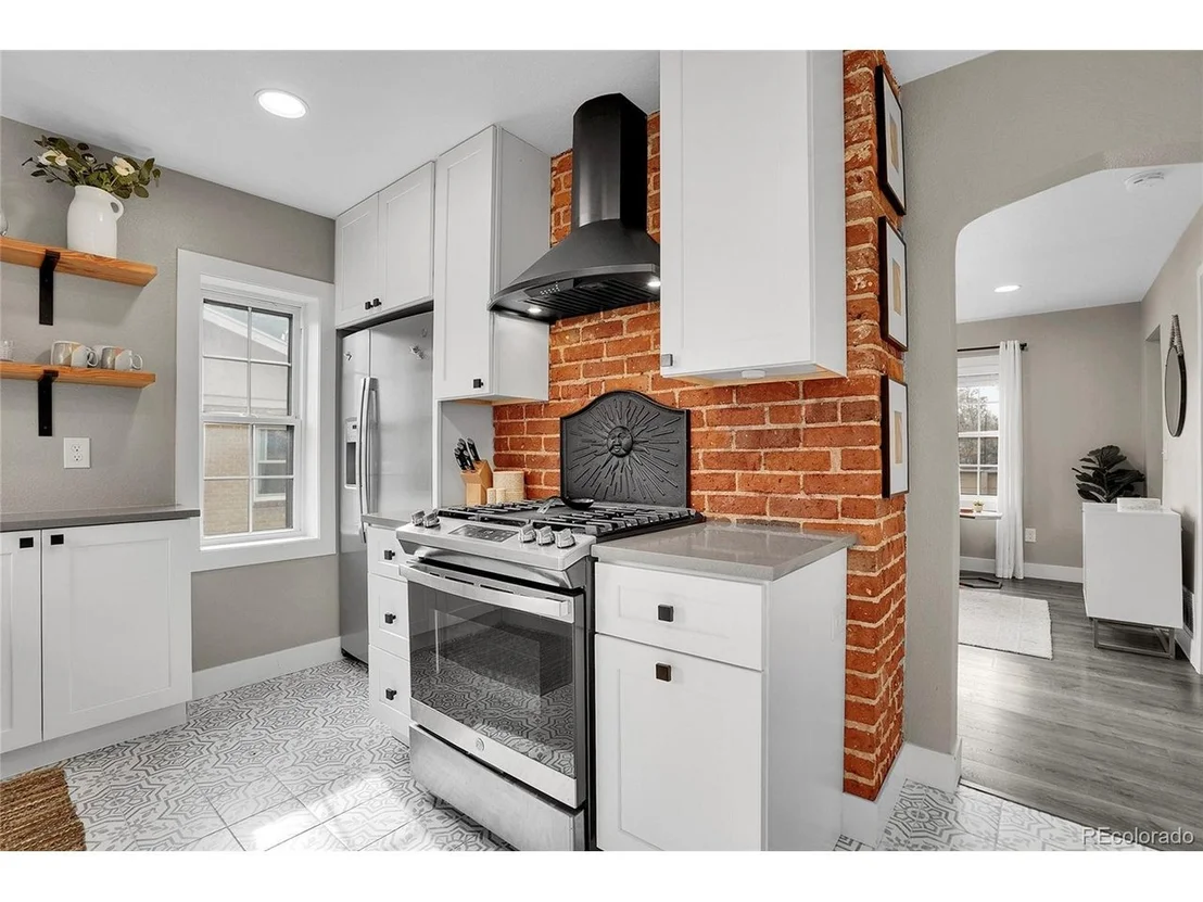 Photo of 2936 Sheridan Blvd