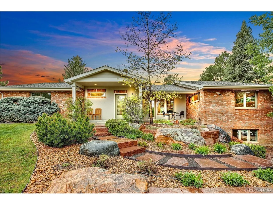 Photo of 6647 Apache Ct
