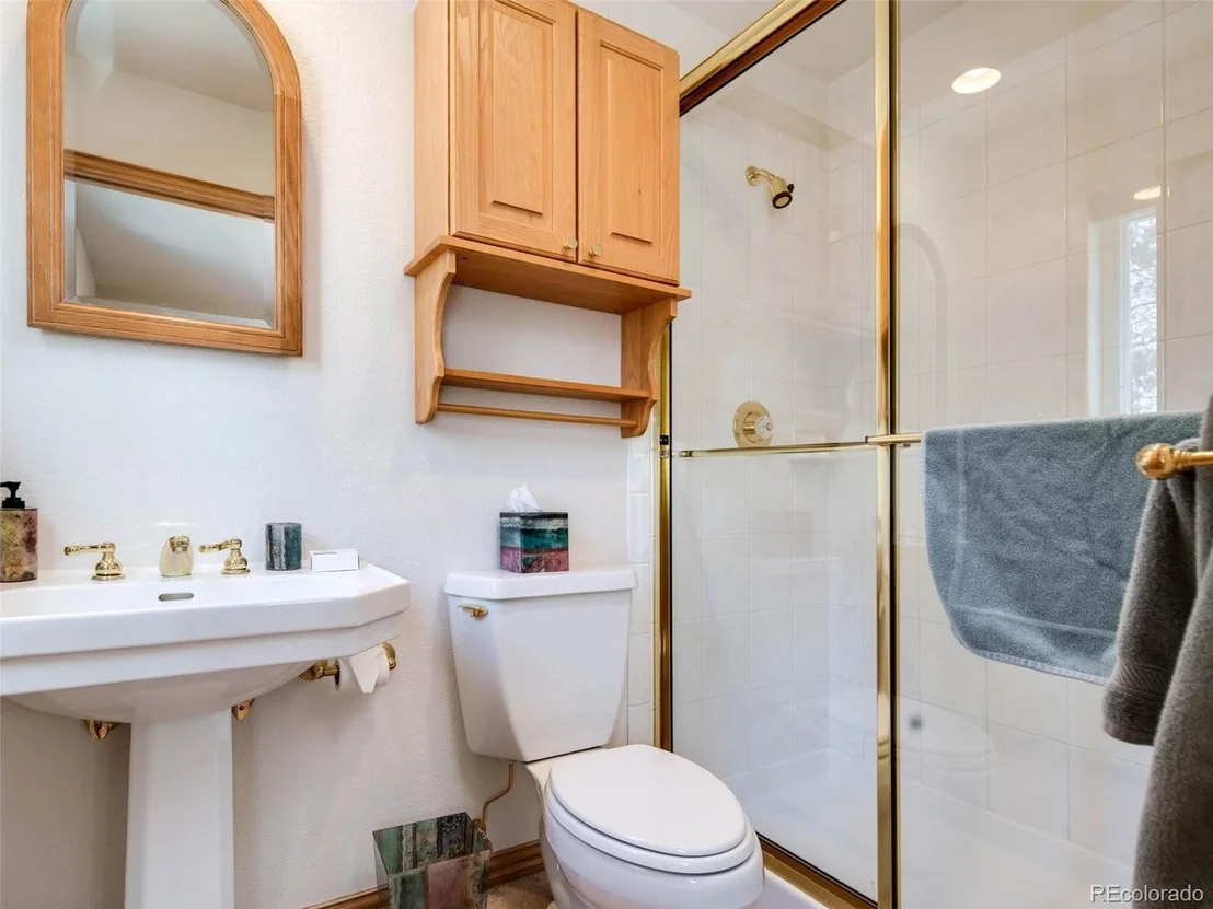 Photo of 180 Nuthatch Rd
