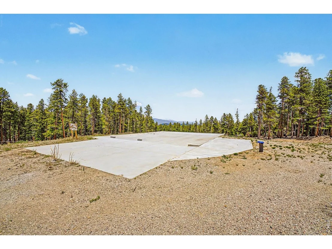 Photo of 52 Meadowlake Dr