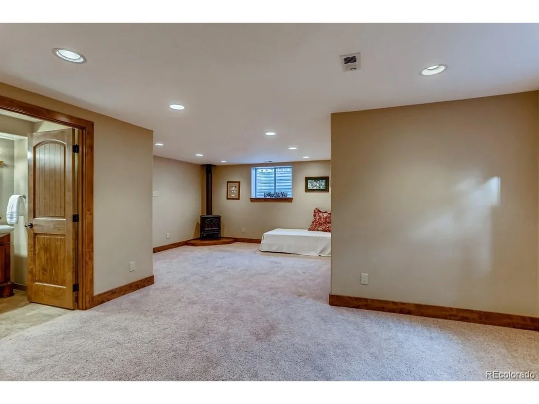 Photo of 275 Meadow Wood Cir