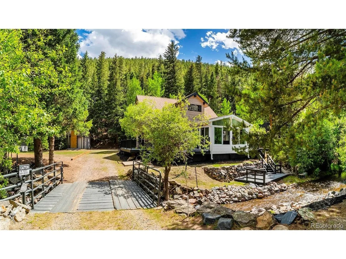 Photo of 1064 Apex Valley Rd