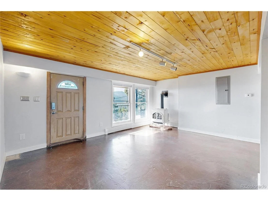 Photo of 32391 Lodgepole Dr