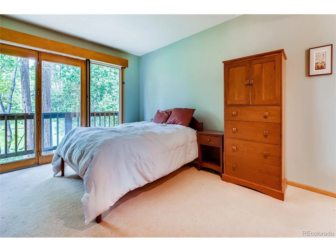 Photo of 1380 Riverside Ave
