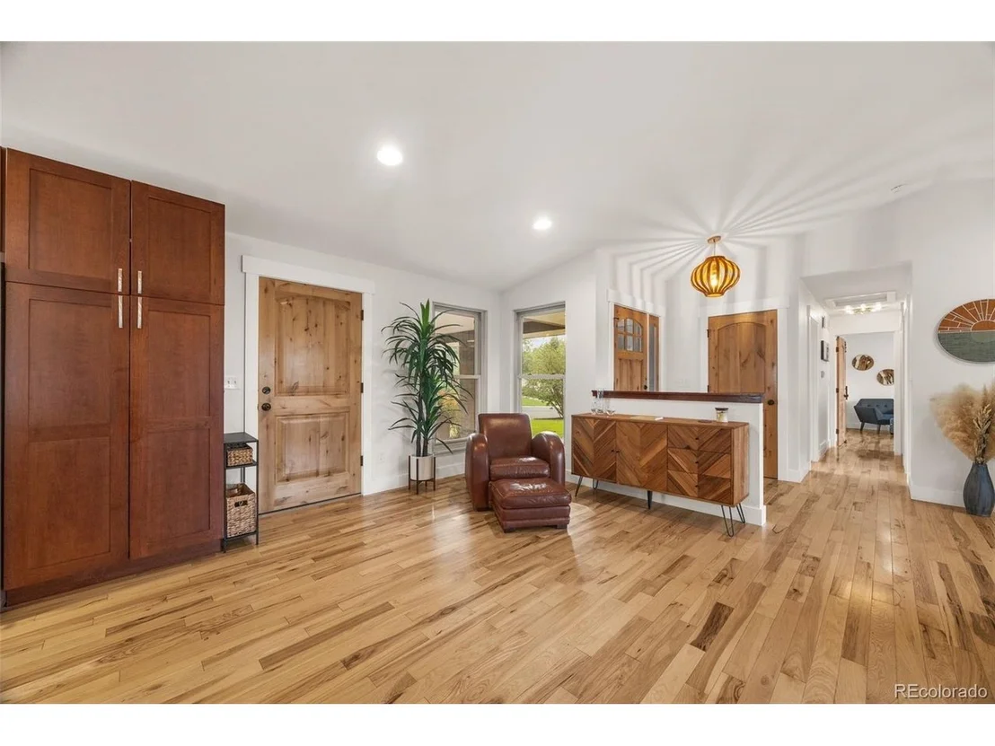 Photo of 102 Jackson Cir