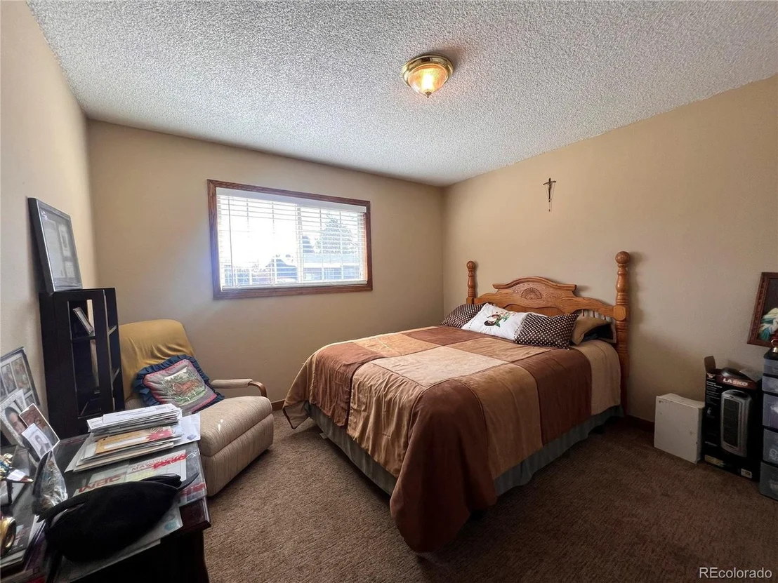 Photo of 5163 Carson St
