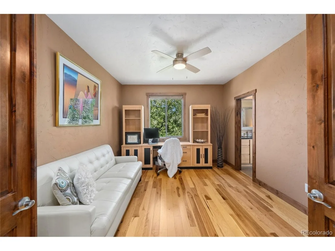 Photo of 5239 Hialeah Dr