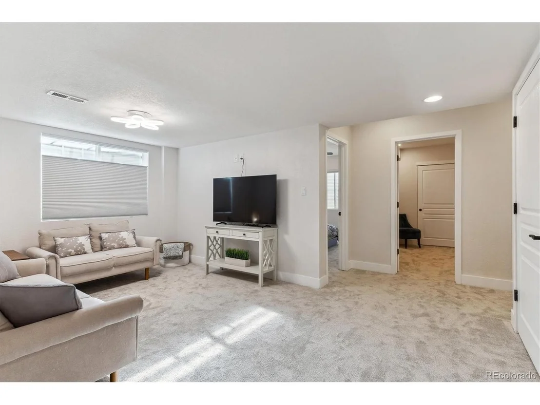 Photo of 8939 Devinney Ct