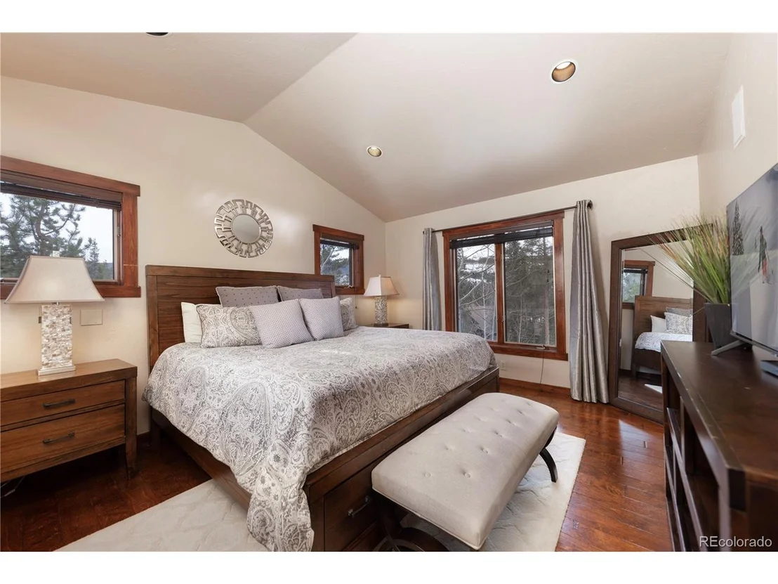 Photo of 120 Marks Ln